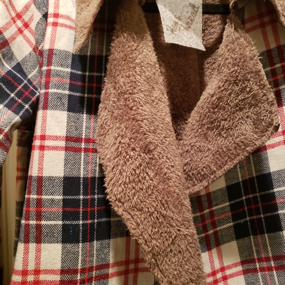 Hem & Thread jacket - Picture 2 of 8